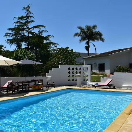 Quinta Dos Pinheiros 別荘 *